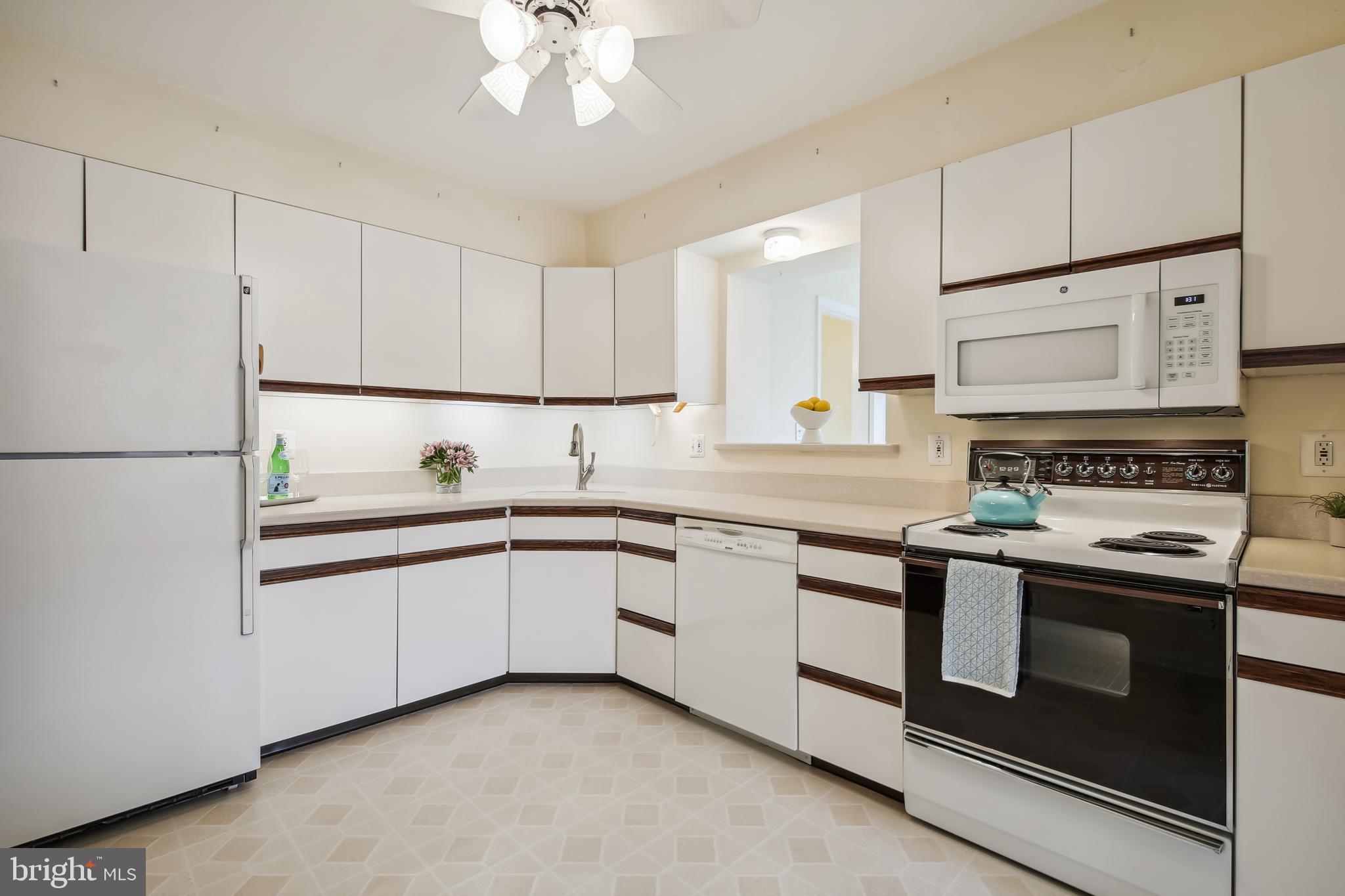 BERKSHIRE OAKWOOD - Residential