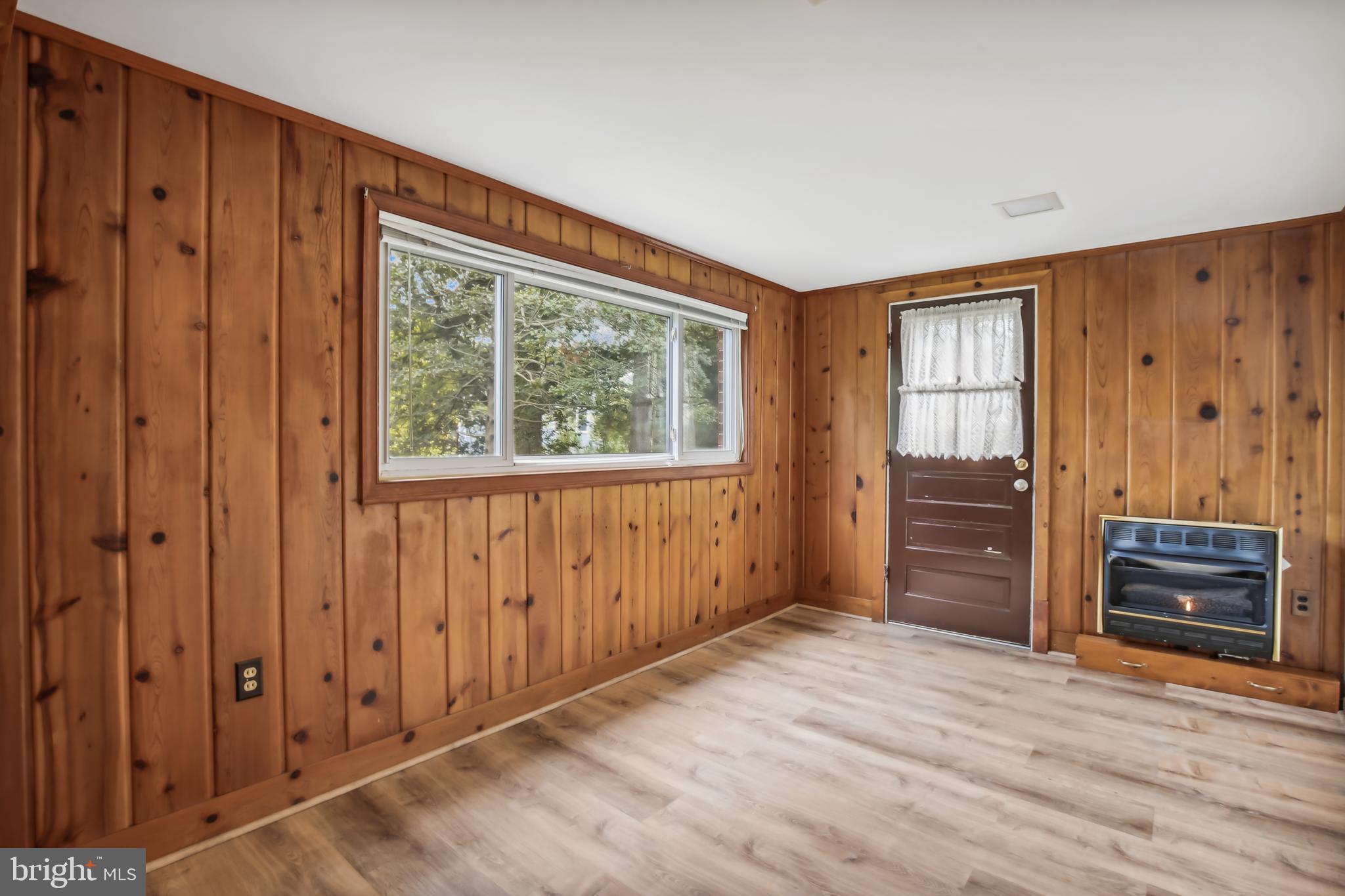 BERKSHIRE OAKWOOD - Residential