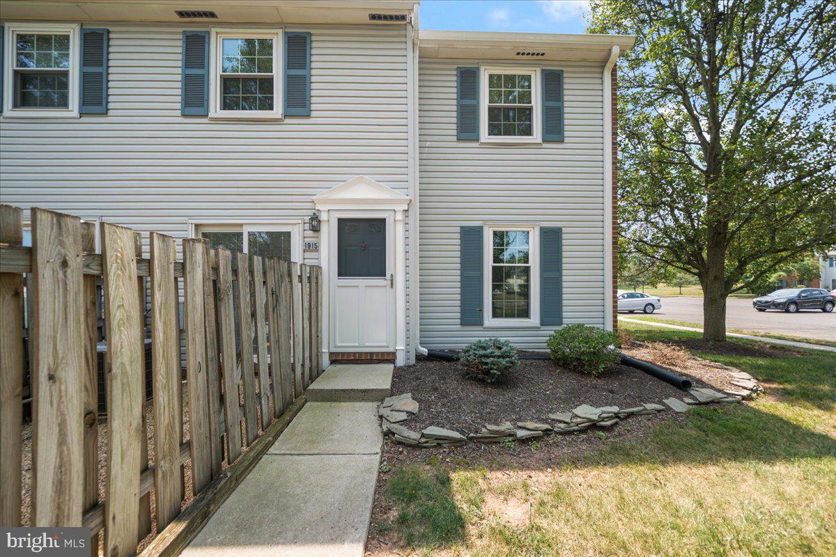 1915 NASHMONT COURT