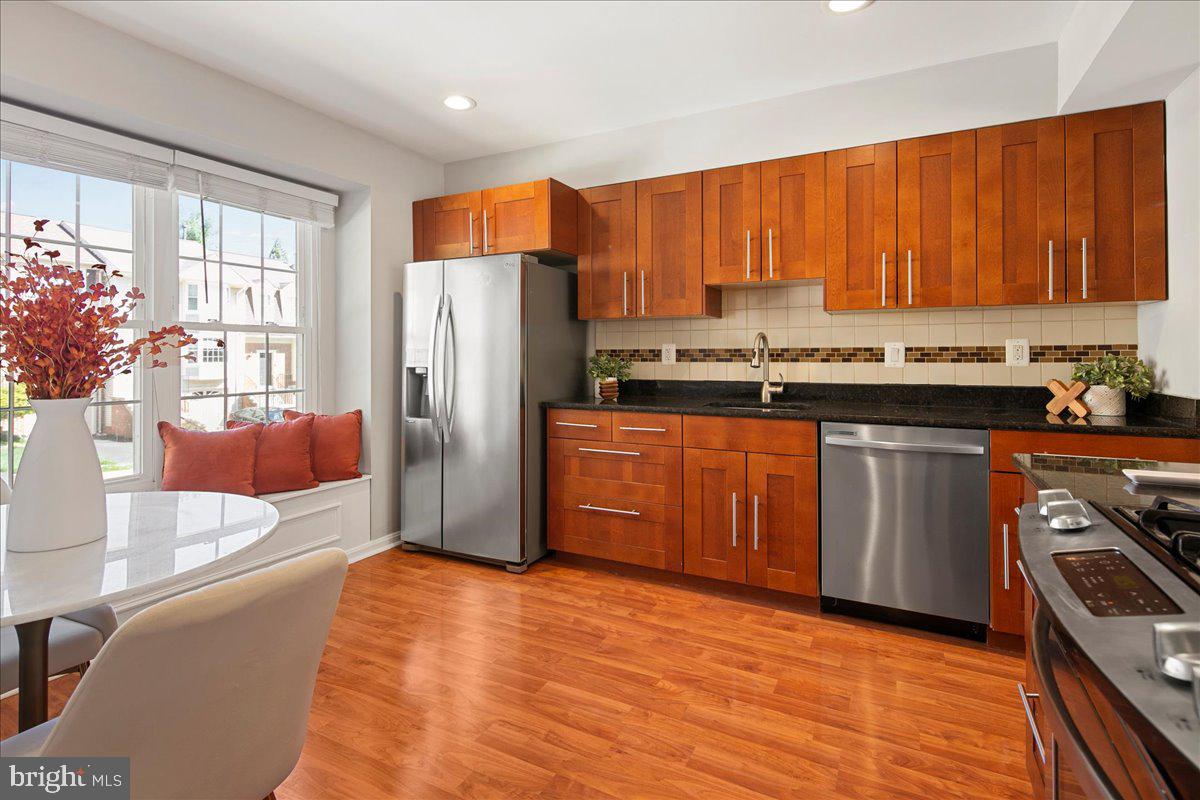 HUNTER VILLAGE - Residential