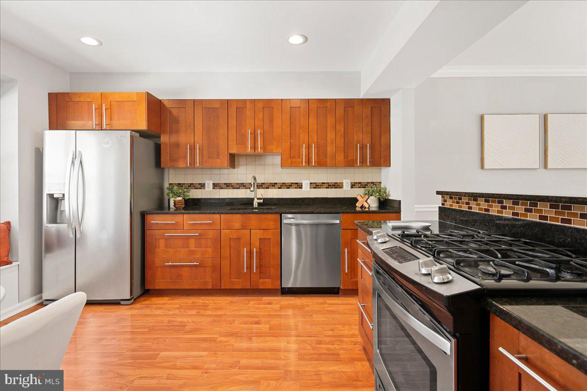 HUNTER VILLAGE - Residential