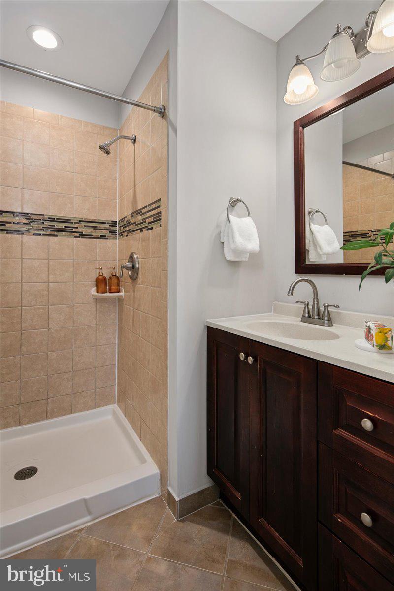 HUNTER VILLAGE - Residential