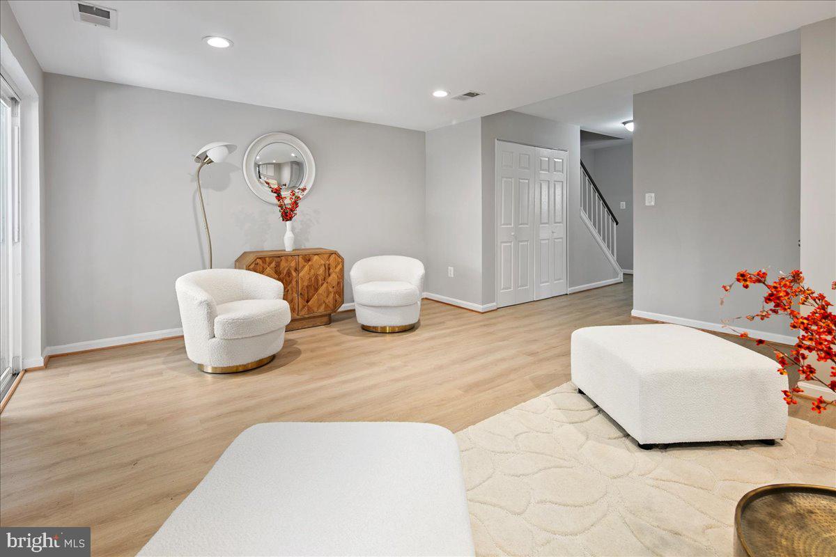 HUNTER VILLAGE - Residential