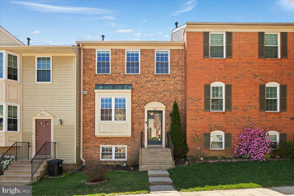 HUNTER VILLAGE - Residential