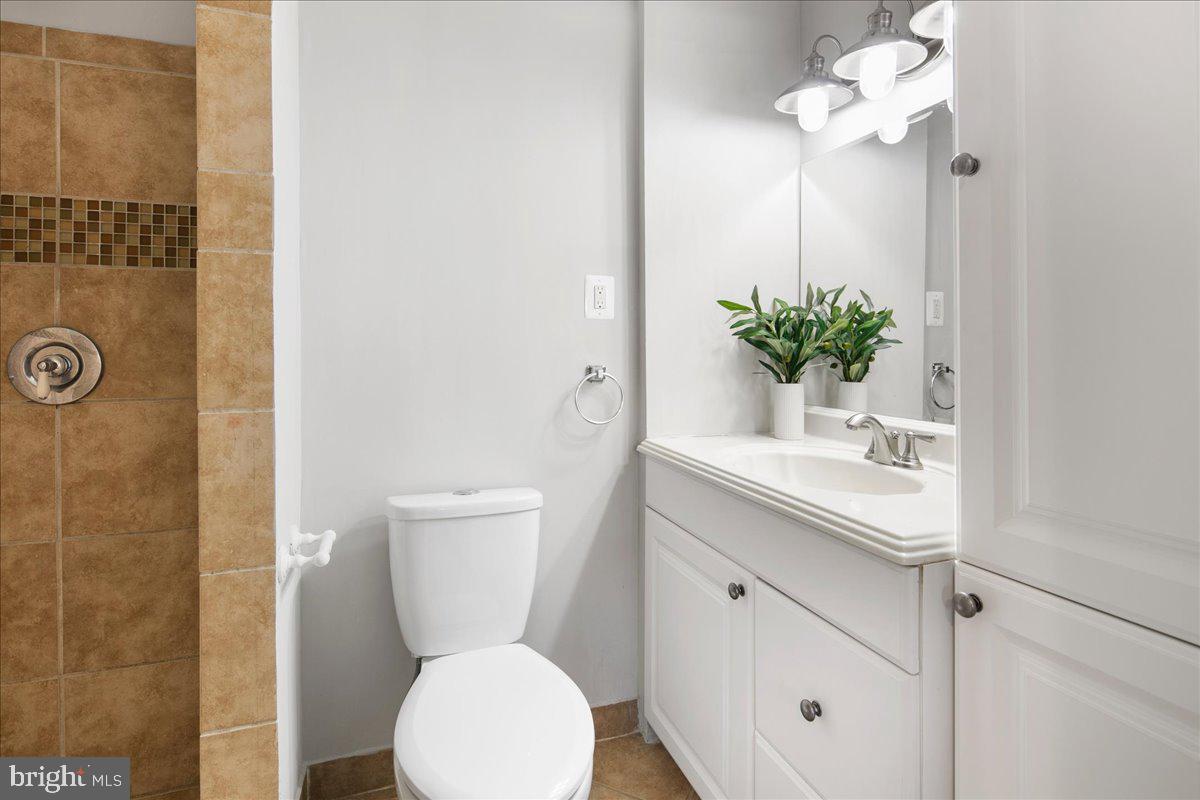 HUNTER VILLAGE - Residential