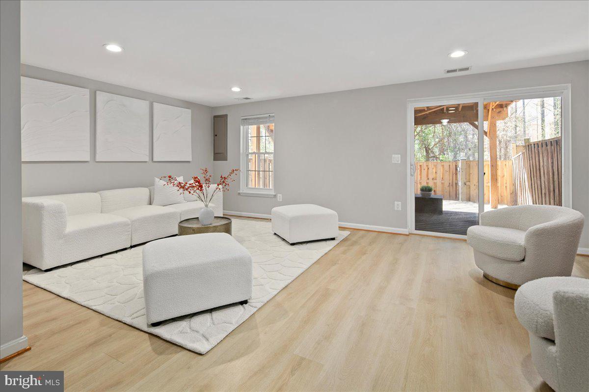 HUNTER VILLAGE - Residential