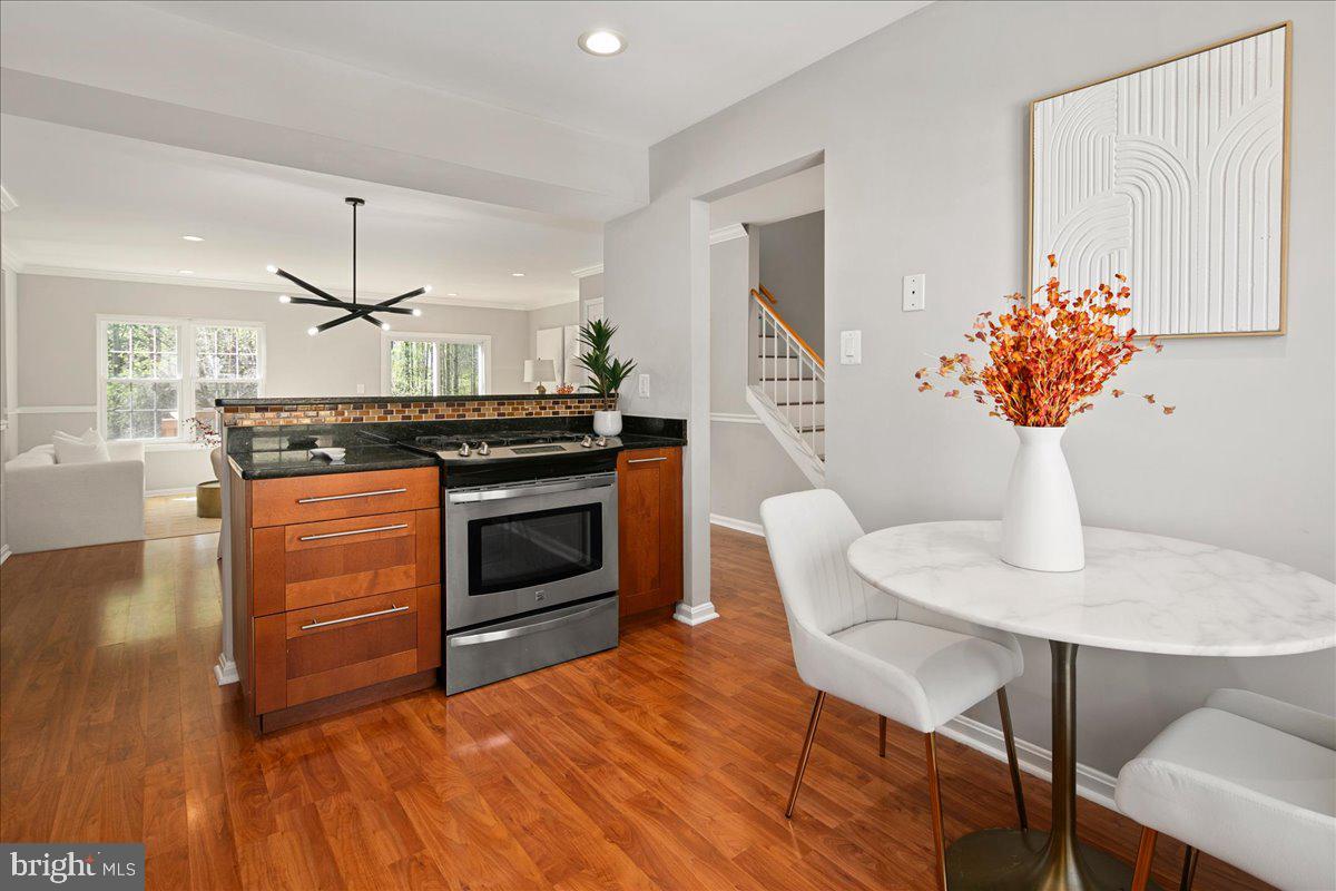 HUNTER VILLAGE - Residential