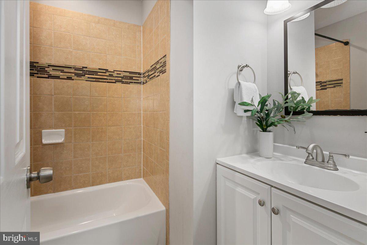 HUNTER VILLAGE - Residential