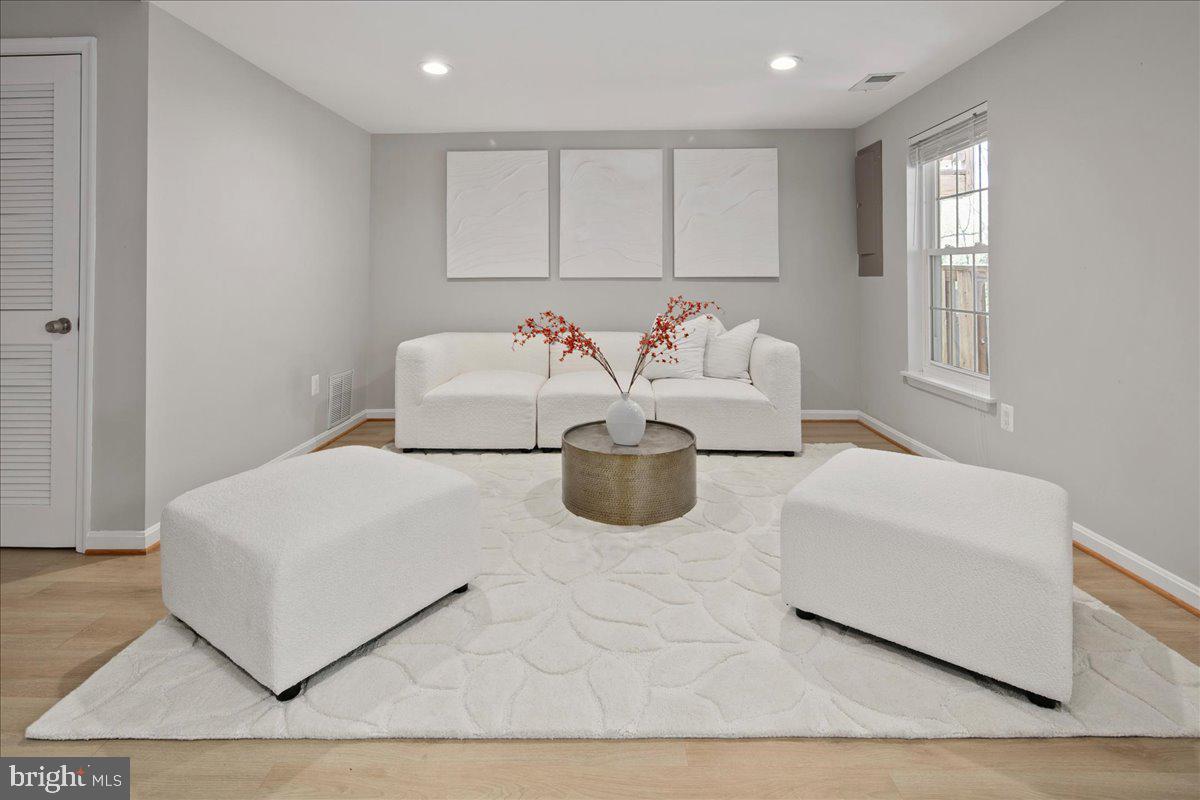 HUNTER VILLAGE - Residential