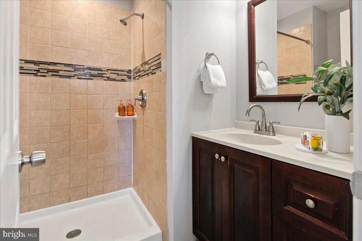 HUNTER VILLAGE - Residential