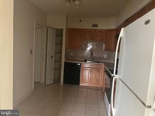 SKYLINE SQUARE CONDO - Residential Lease