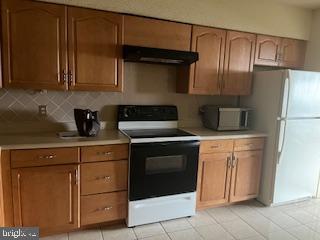 SKYLINE SQUARE CONDO - Residential Lease