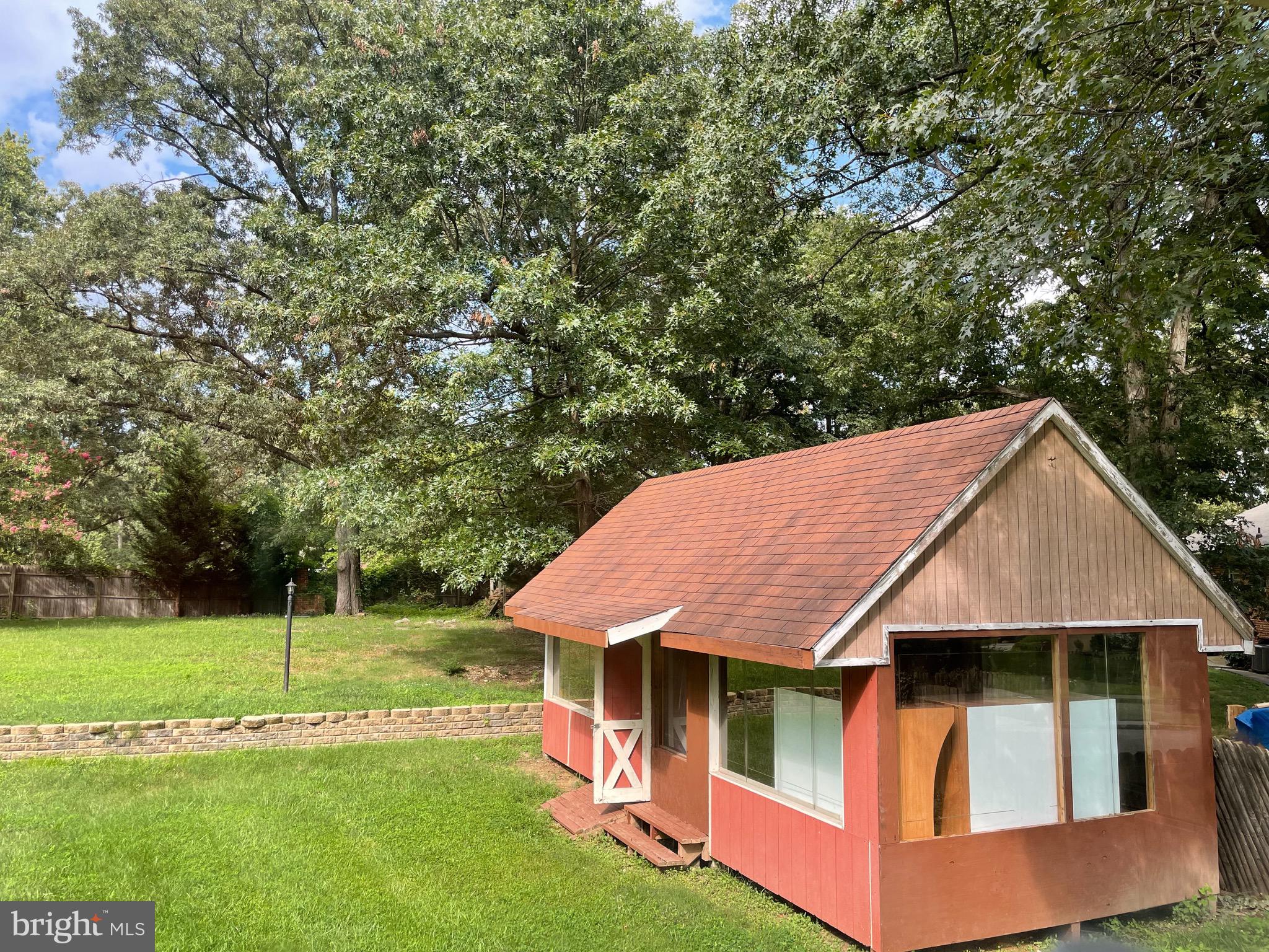 BEVERLY FOREST - Residential