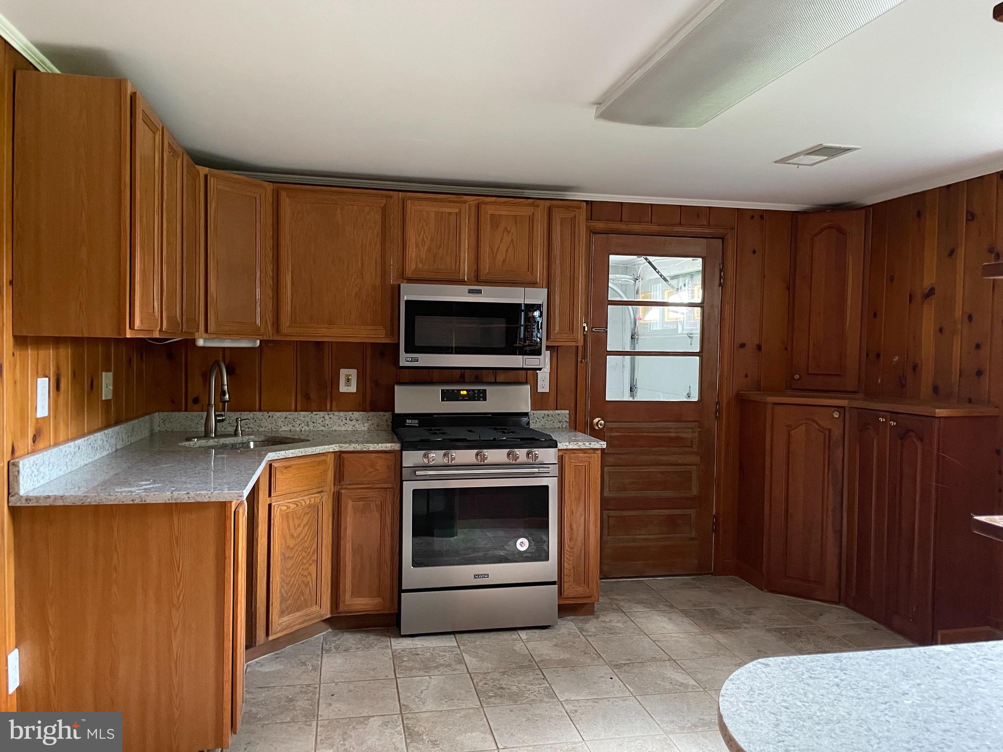 BEVERLY FOREST - Residential