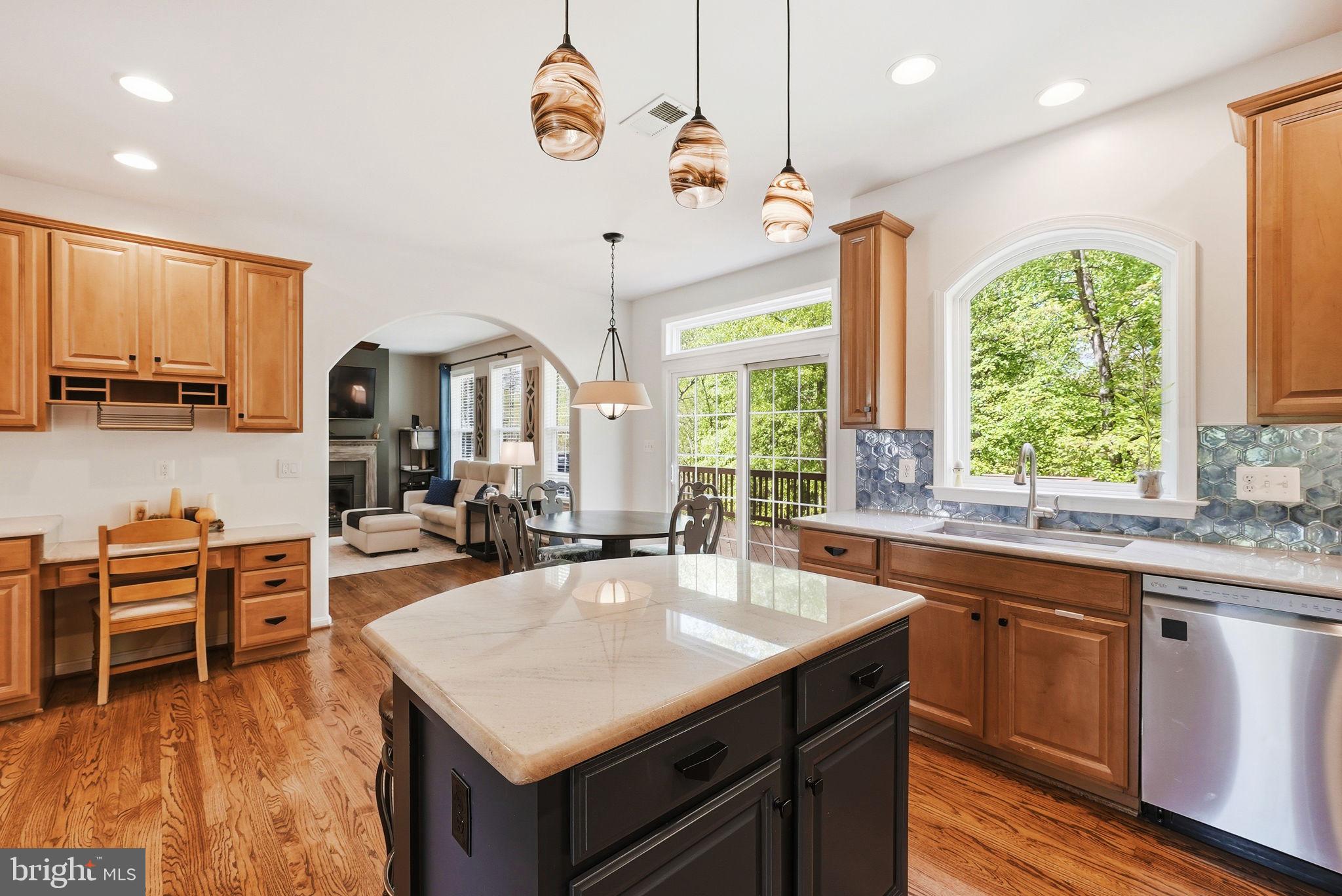 NEW DOMINION HUNT ESTATE - Residential