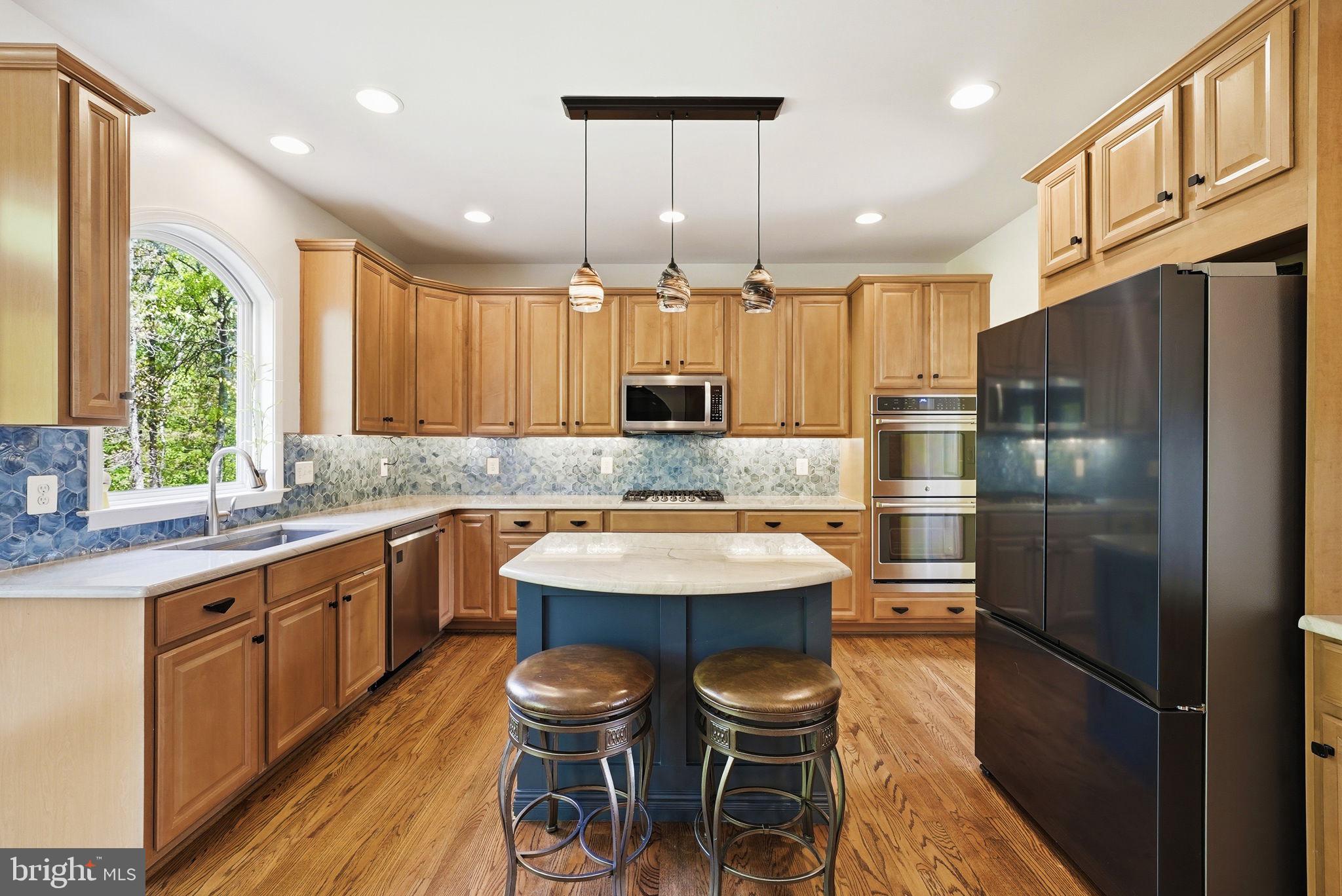 NEW DOMINION HUNT ESTATE - Residential