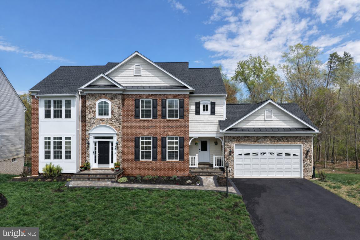 NEW DOMINION HUNT ESTATE - Residential