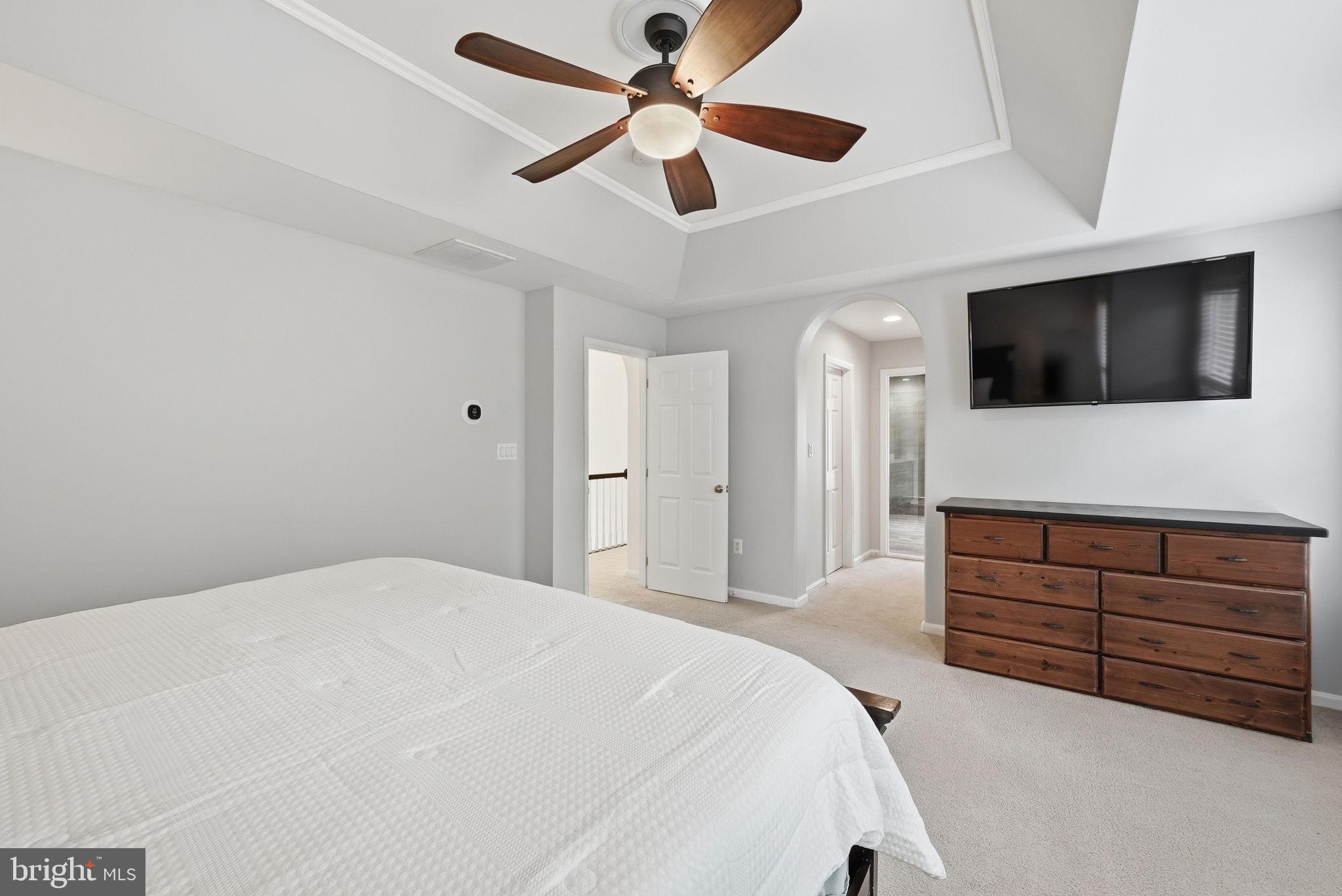 NEW DOMINION HUNT ESTATE - Residential