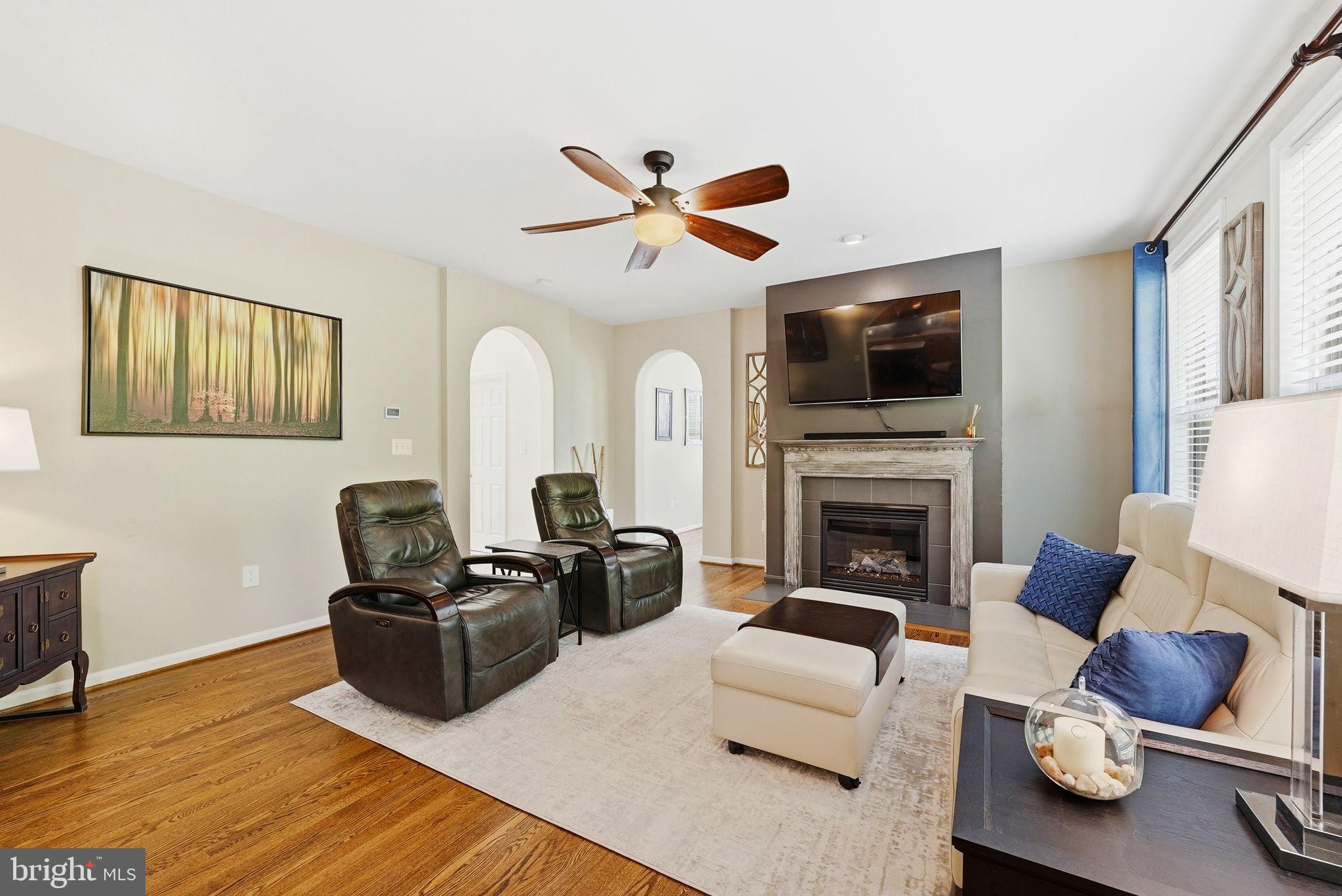 NEW DOMINION HUNT ESTATE - Residential