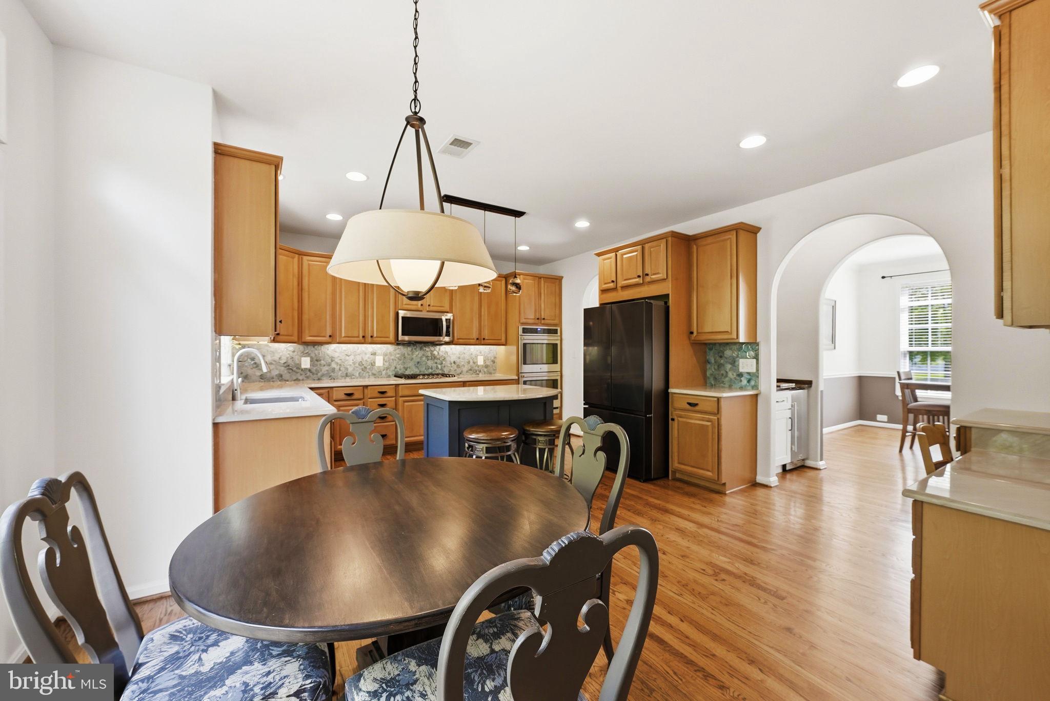 NEW DOMINION HUNT ESTATE - Residential