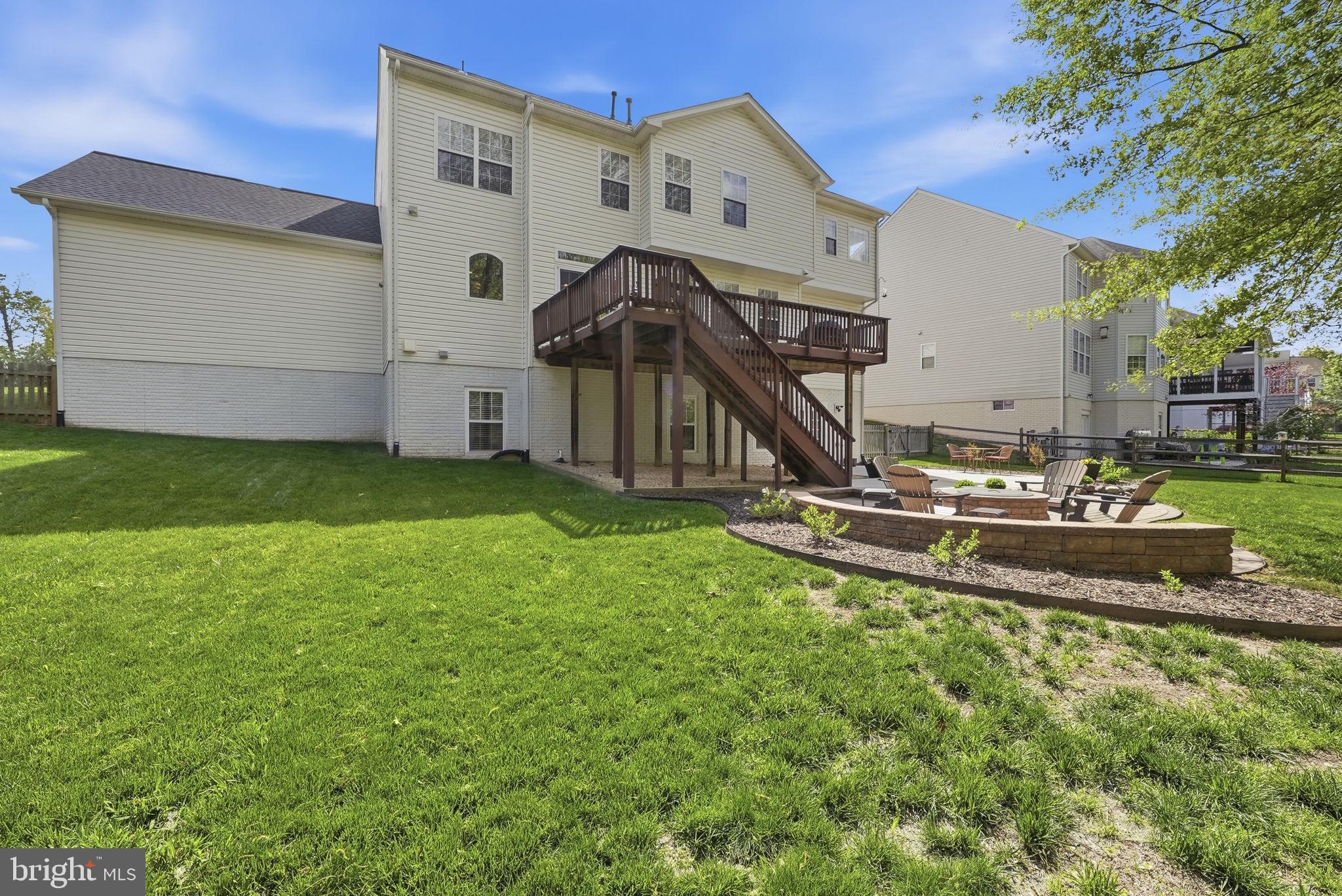 NEW DOMINION HUNT ESTATE - Residential