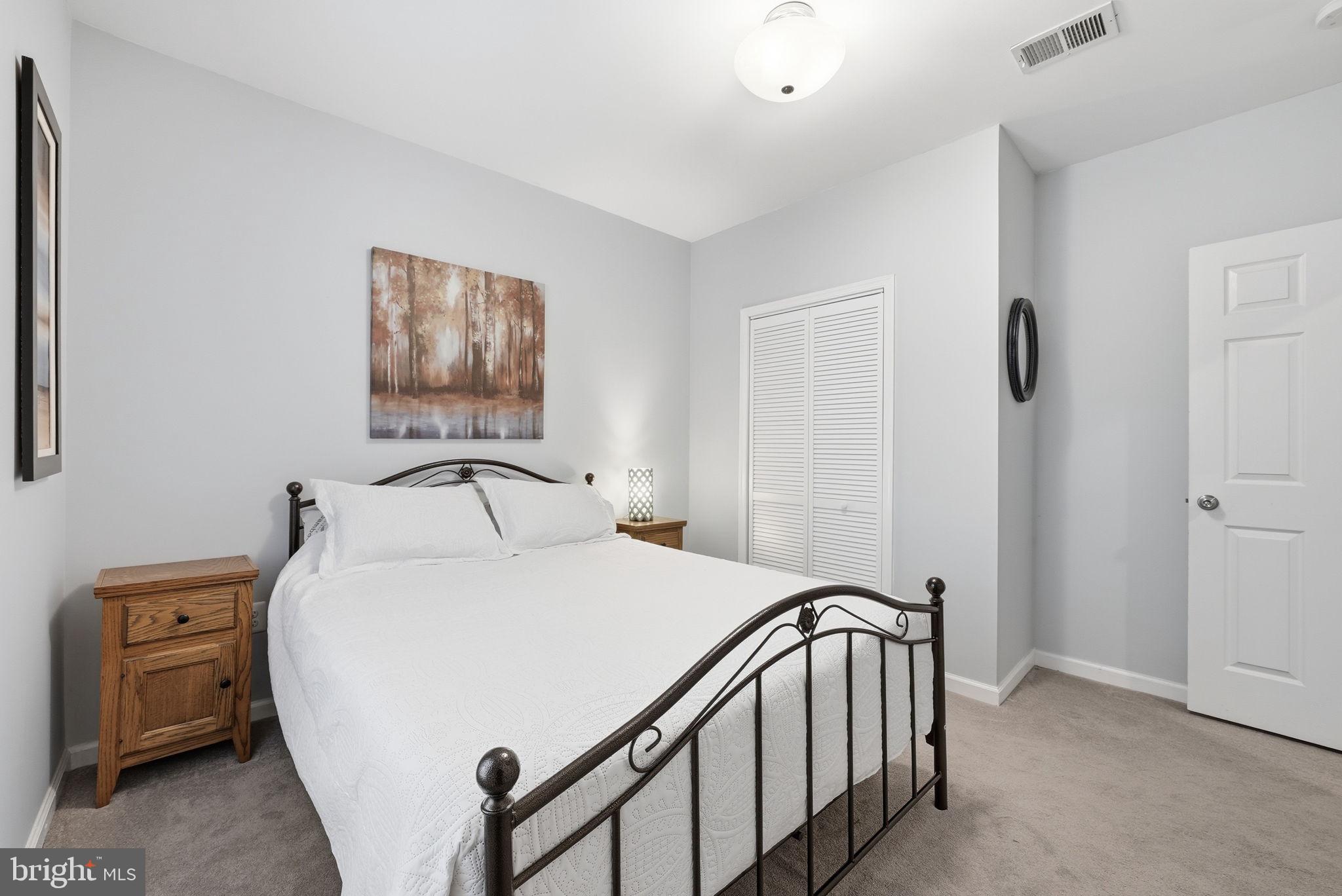 NEW DOMINION HUNT ESTATE - Residential