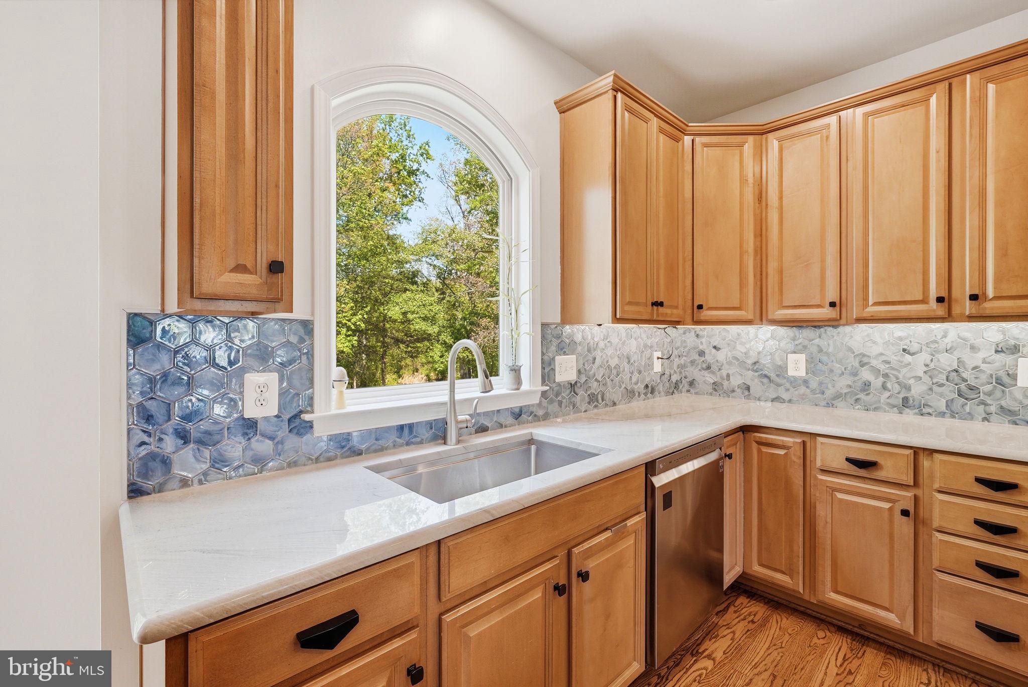 NEW DOMINION HUNT ESTATE - Residential