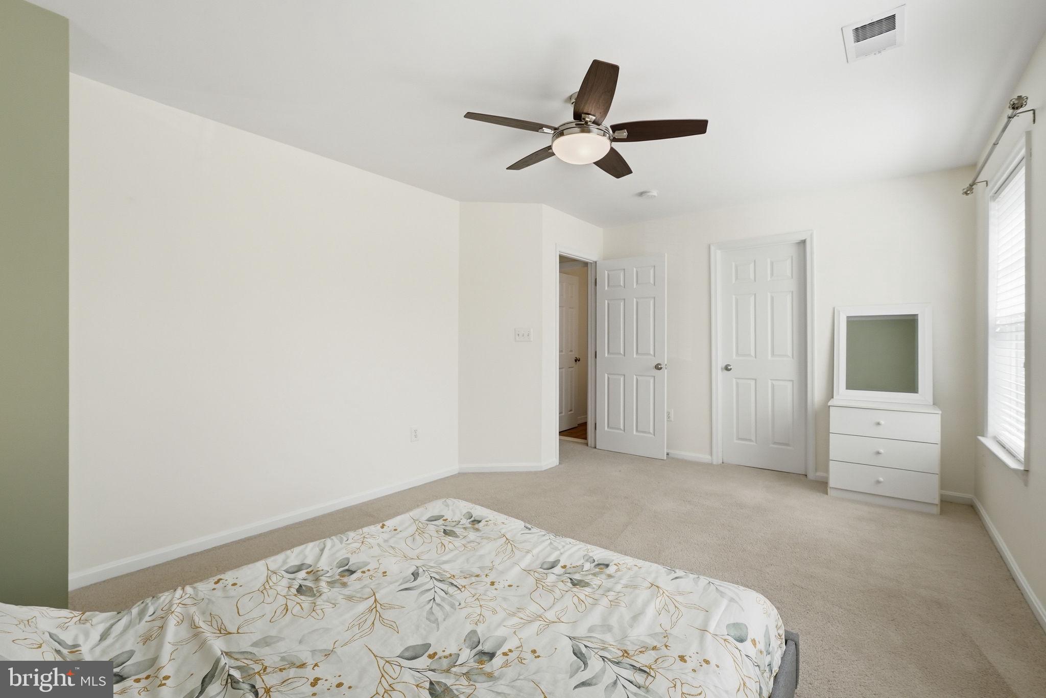 NEW DOMINION HUNT ESTATE - Residential