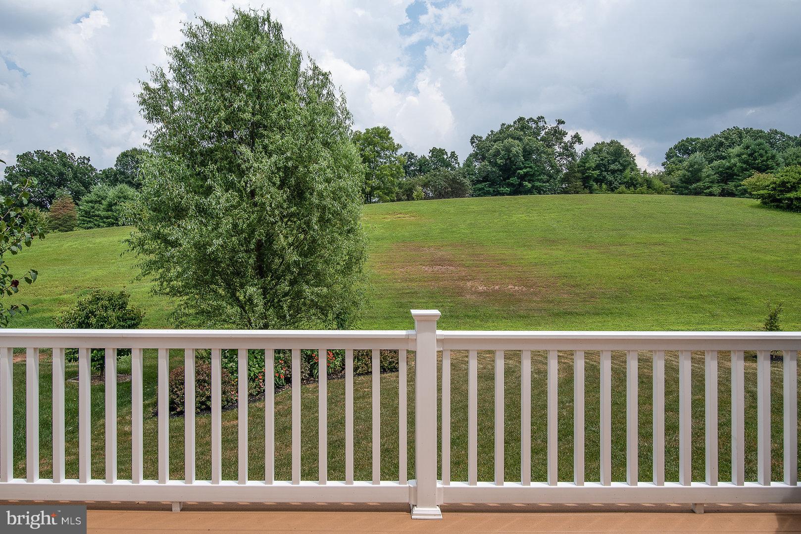 THREE FLAGS - Residential