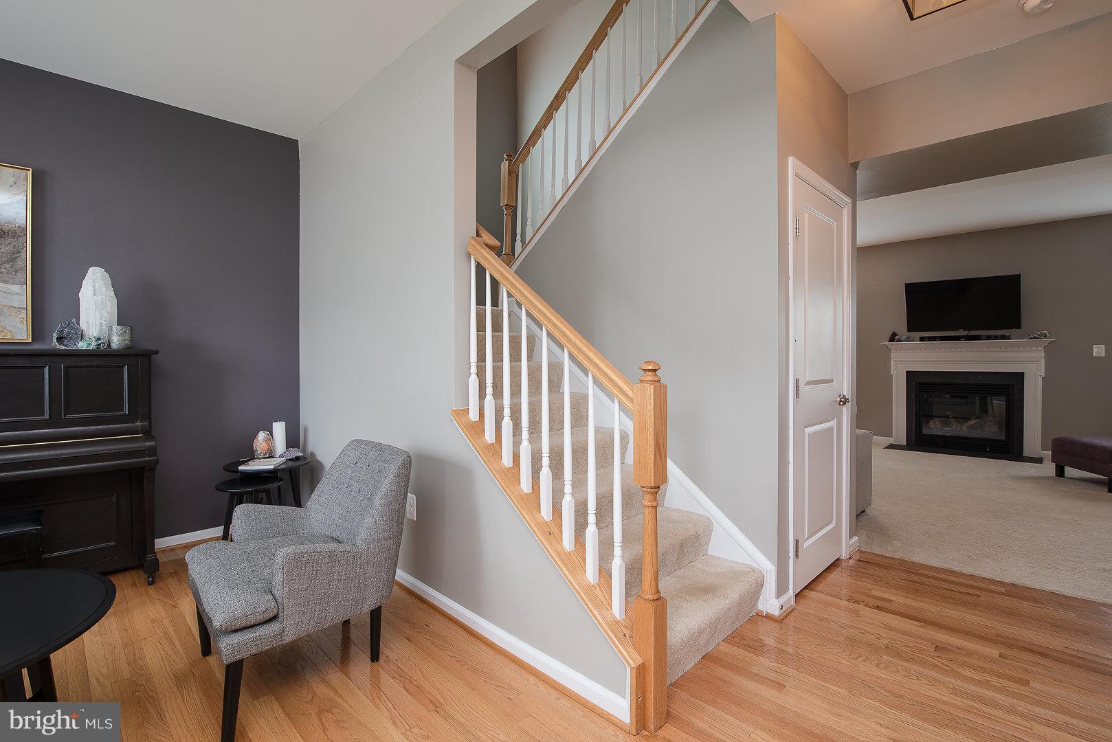 THREE FLAGS - Residential