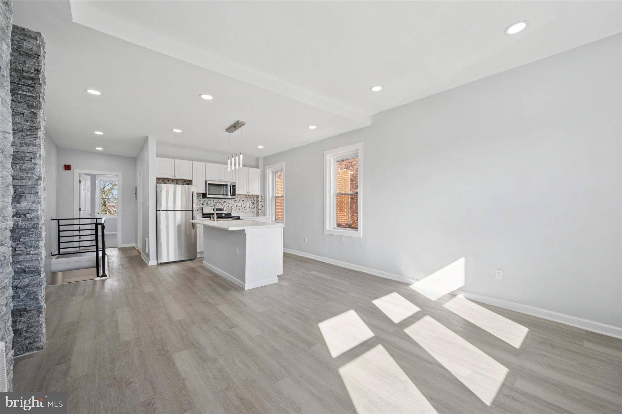 UNIVERSITY CITY - Residential Lease