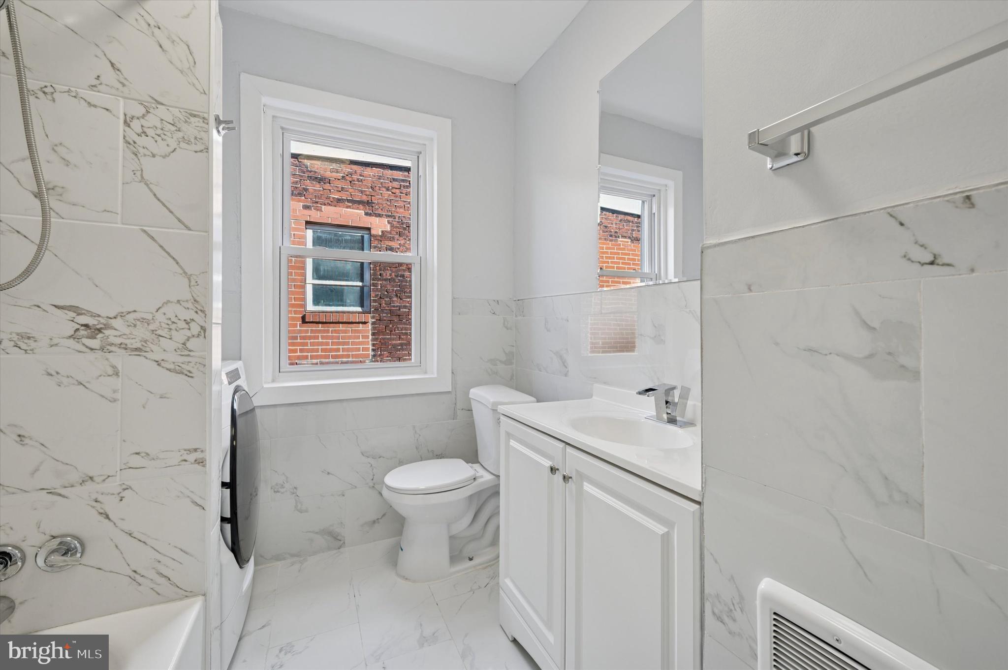 UNIVERSITY CITY - Residential Lease