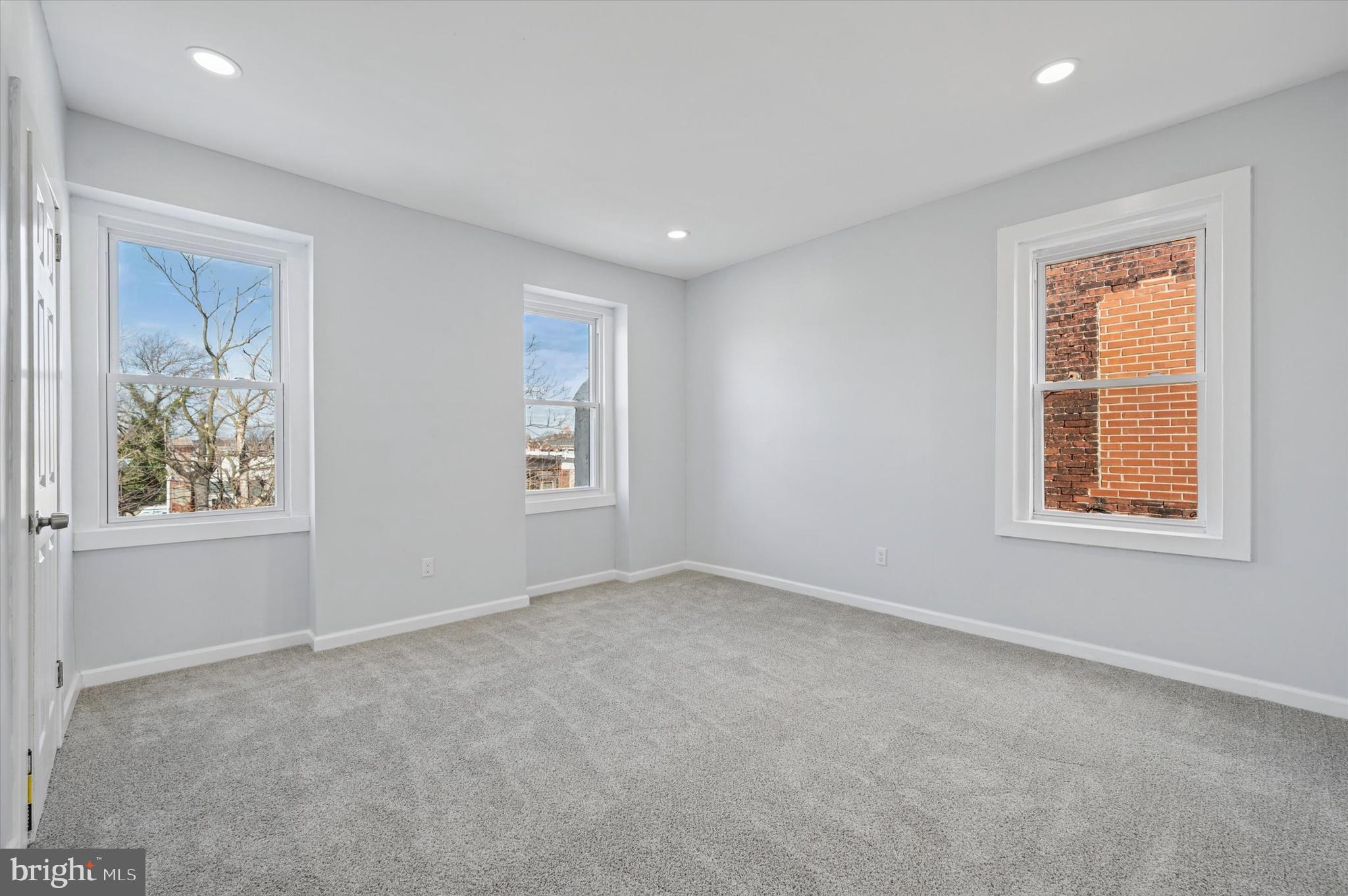 UNIVERSITY CITY - Residential Lease