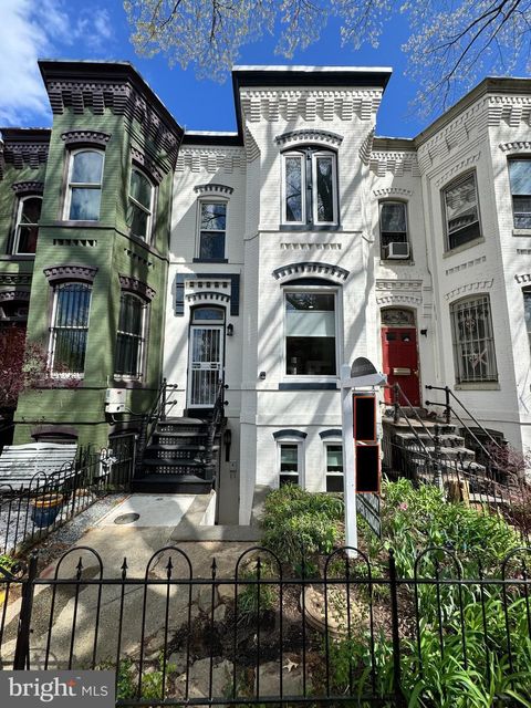 239 8TH STREET NE WASHINGTON DC 20002