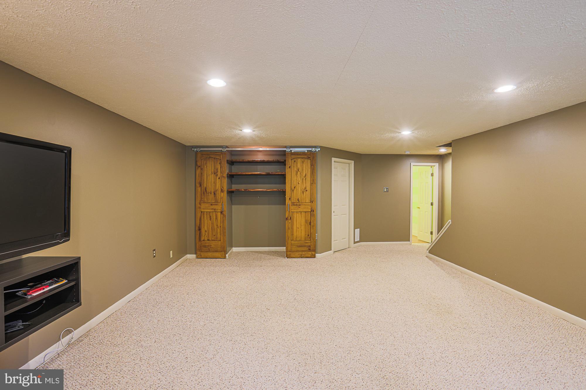 CROMWELL STATION - Residential