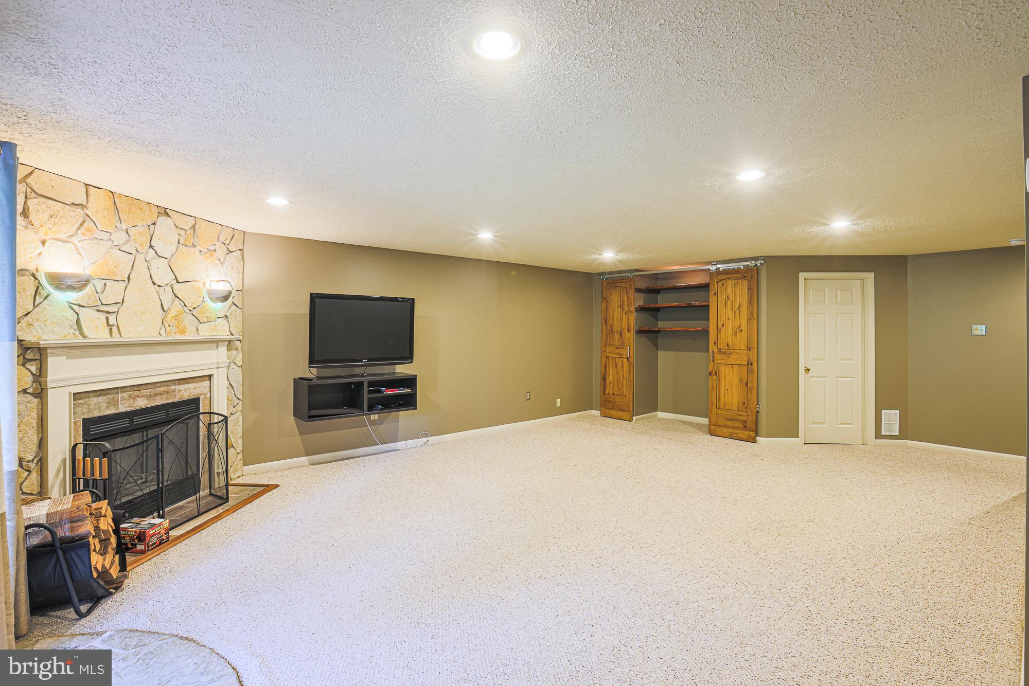 CROMWELL STATION - Residential