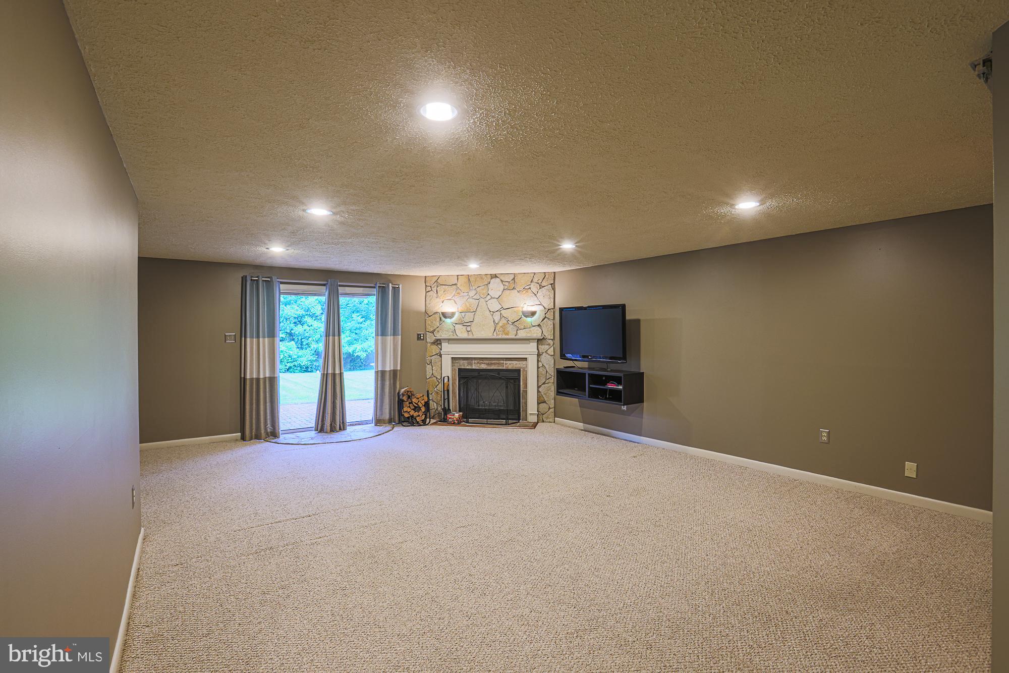 CROMWELL STATION - Residential