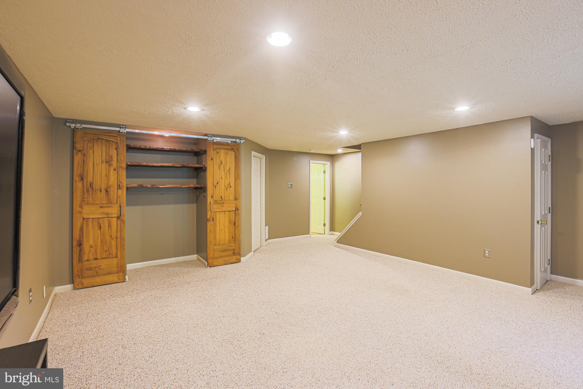 CROMWELL STATION - Residential