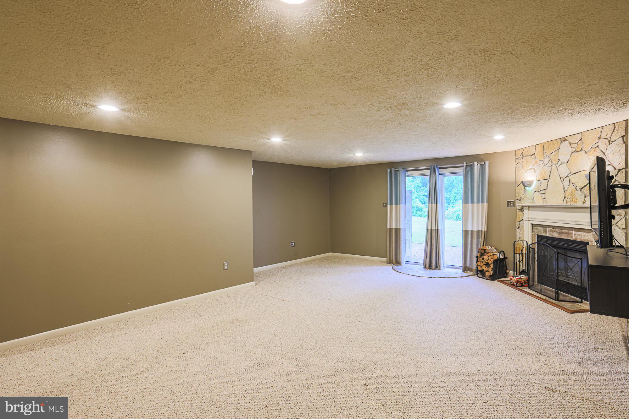 CROMWELL STATION - Residential