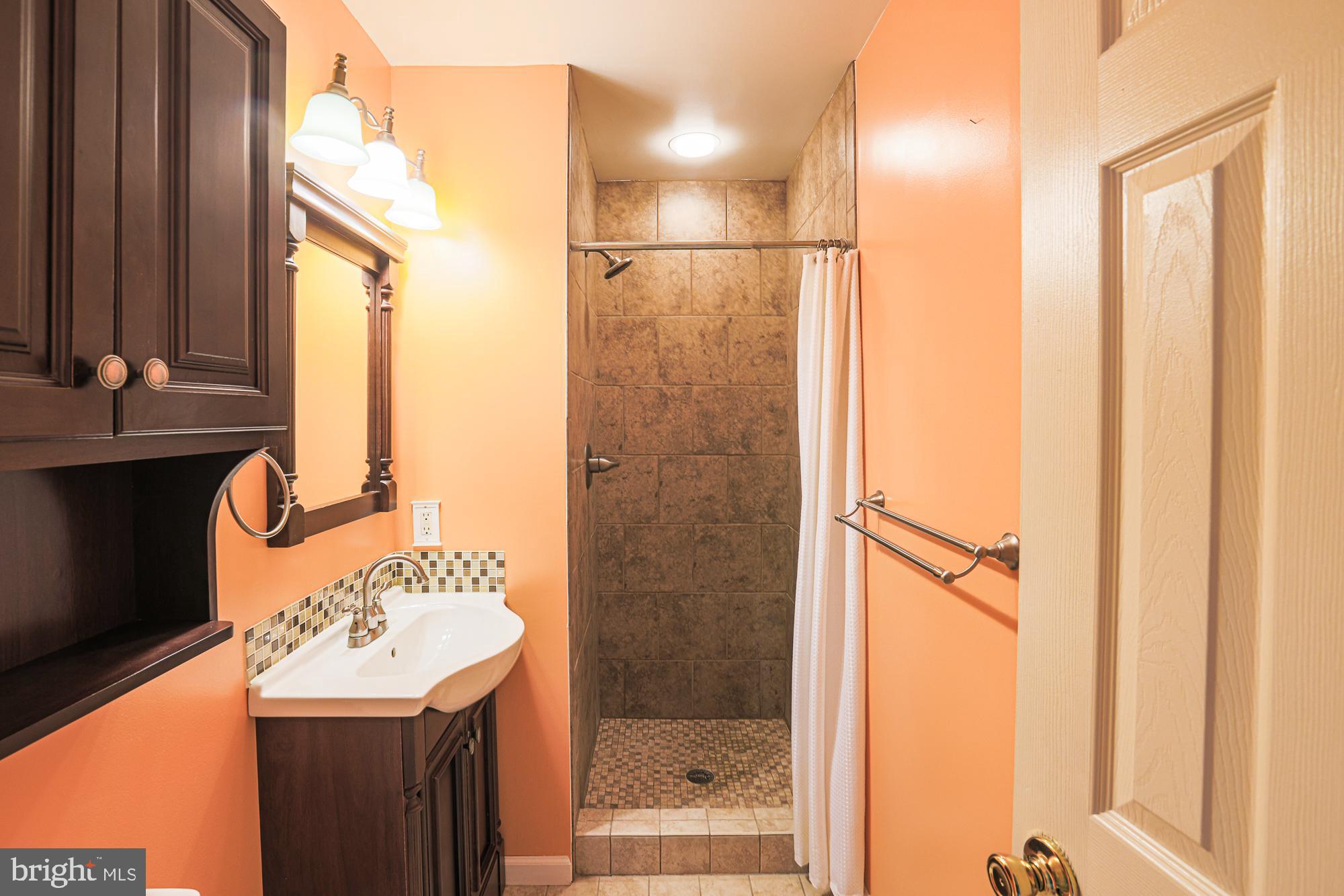 CROMWELL STATION - Residential