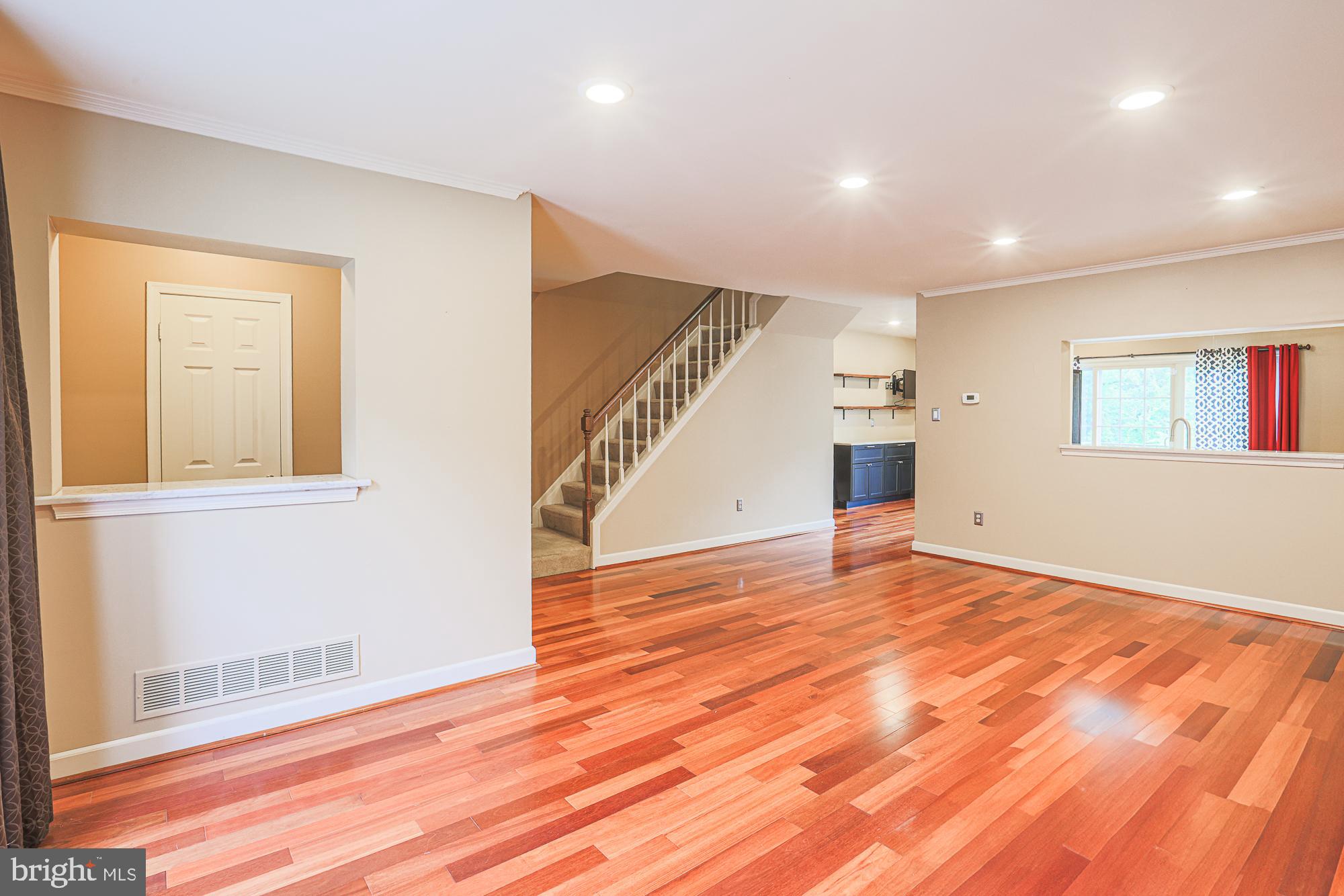 CROMWELL STATION - Residential