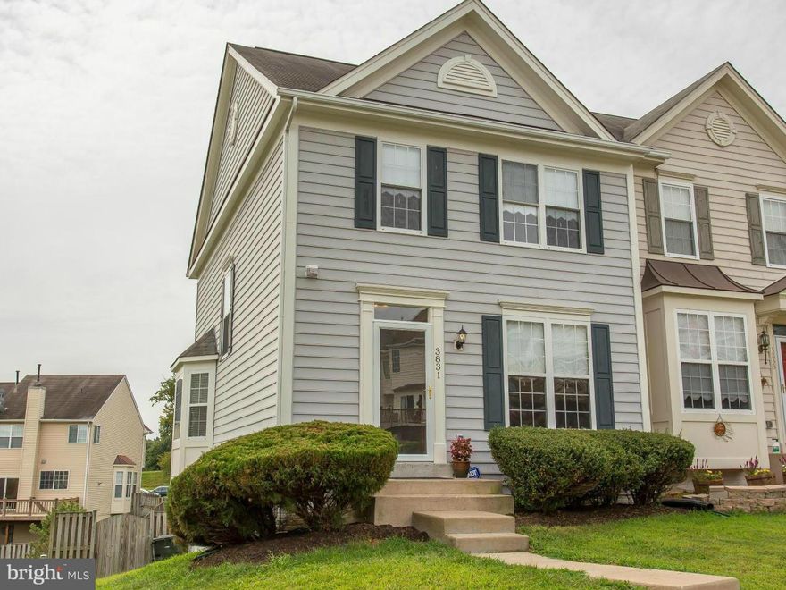 Gorgeous end unit TH with NEW granite & Stainless Steel Appliances! Modern light filled open floor plan .Luxury Master w/ sitting room. Bump outs on all three levels brings in 2400 fin sq ft! Freshly painted and ready to move in. Fully fenced rear yard/ Deck with large open view of common areas. NO Through Traffic! Gas fireplace in Rec Room. 4th Bedroom NTC in LL with FULL bath great for guests!