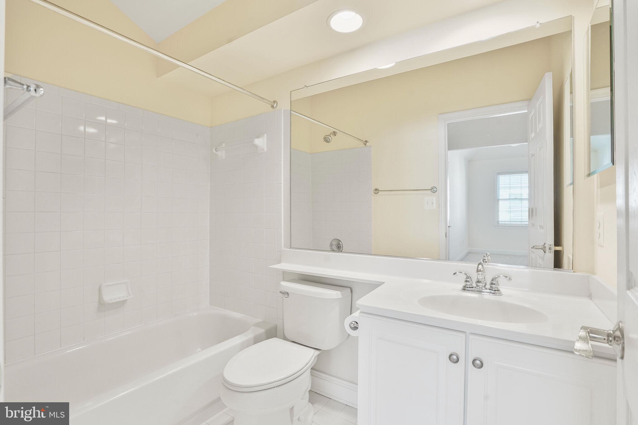 RIVERGATE - Residential