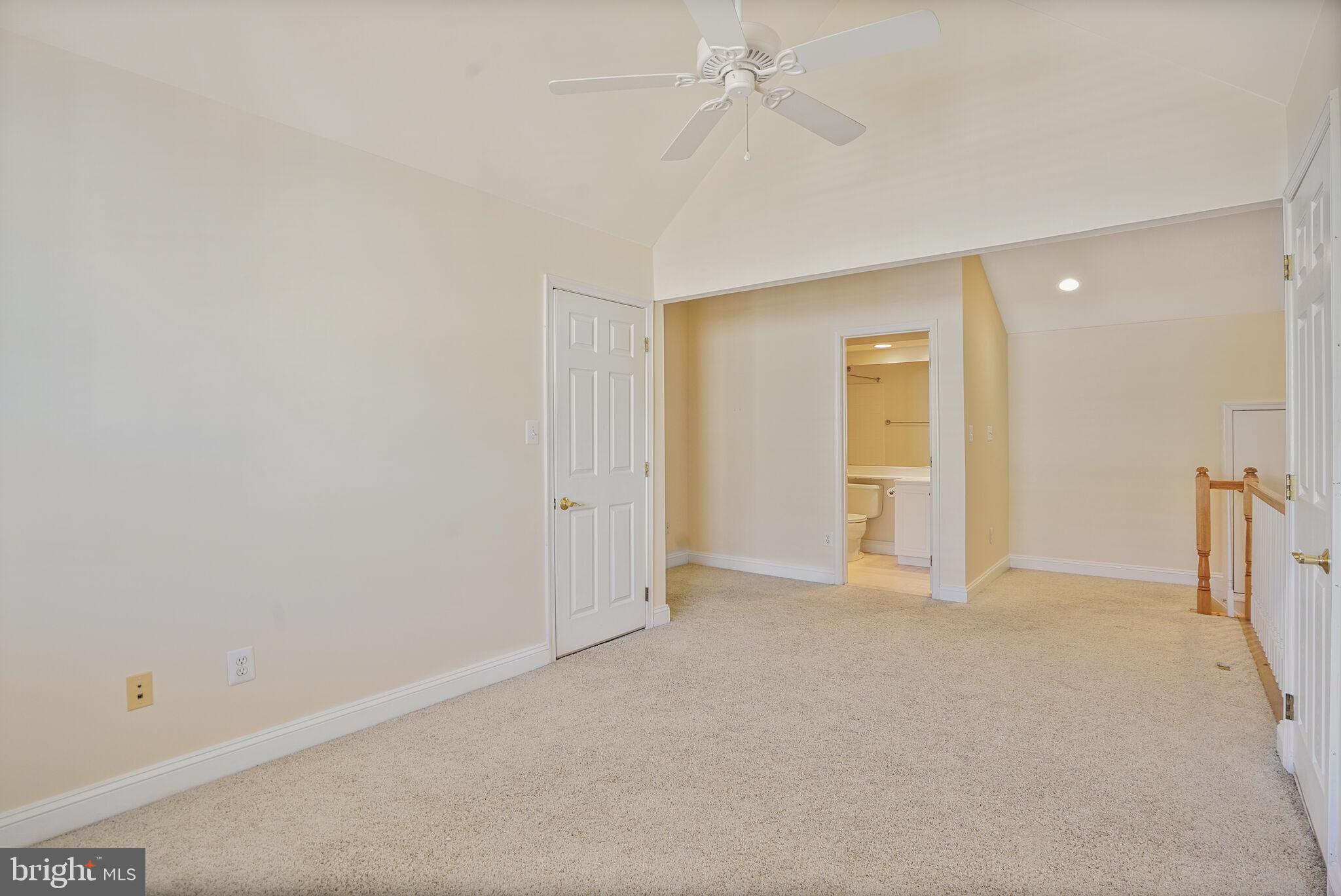 RIVERGATE - Residential