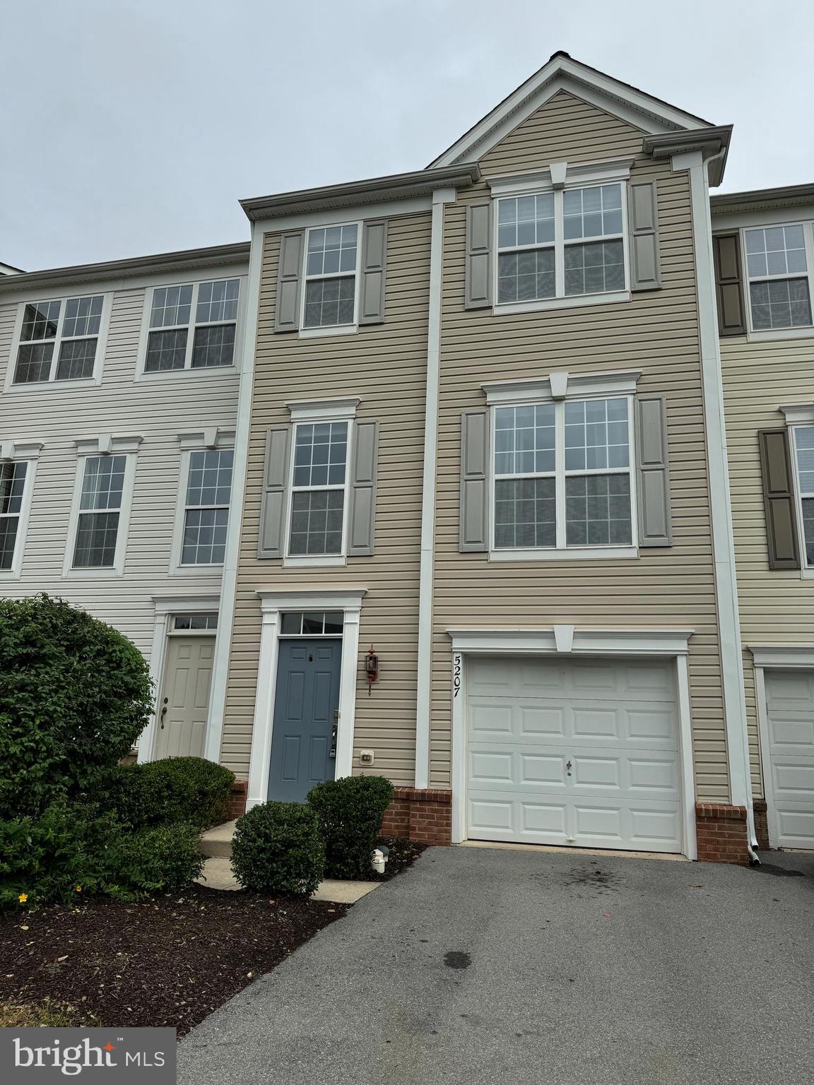Welcome to this clean and well-maintained townhouse in the highly sought-after Vistas at Green Hills community. This spacious three-story home offers versatile living with a flexible first-floor layout—perfect for a home office, gym, or playroom. The entry level also features a convenient laundry room, ample storage, access to a built-in one-car garage, and both front and back yard spaces. The second floor is designed for easy entertaining, boasting a large eat-in kitchen with ample cabinet and counter space, an adjacent dining area, a bright and inviting living room, and a convenient half bath.Upstairs on the third floor, you'll find a generously sized primary suite complete with a large walk-in closet and a luxurious en-suite bathroom featuring a dual vanity, soaking jacuzzi tub, and separate shower. Two additional guest bedrooms and a full hallway bath complete the upper level.Enjoy warm summer evenings on your private deck or covered patio, with community parks, fields, and courts just steps away. Commuters will appreciate quick access to major thoroughfares, and families will value the home’s location within the highly rated Parkland School District. Don’t miss this move-in ready gem in one of the area’s most desirable neighborhoods! OPEN SUNDAY August 24th ,1-3 PM