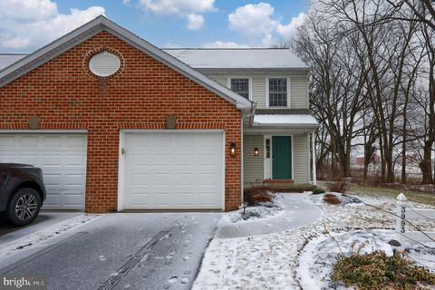 Photo of 3993 Parkside Court, MOUNT JOY, PA 17552 (MLS # PALA2064008)