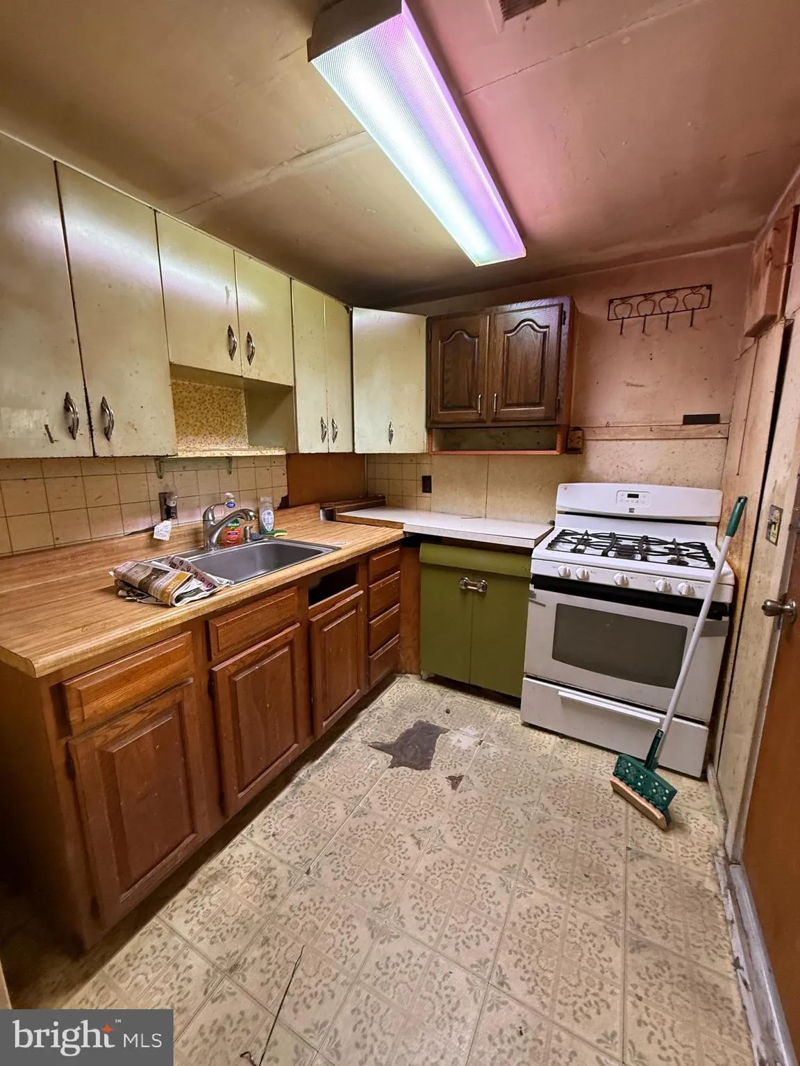 Atco, New Jersey 08004, United States, 2 Bedrooms Bedrooms, ,1 BathroomBathrooms,Residential,Active,254973