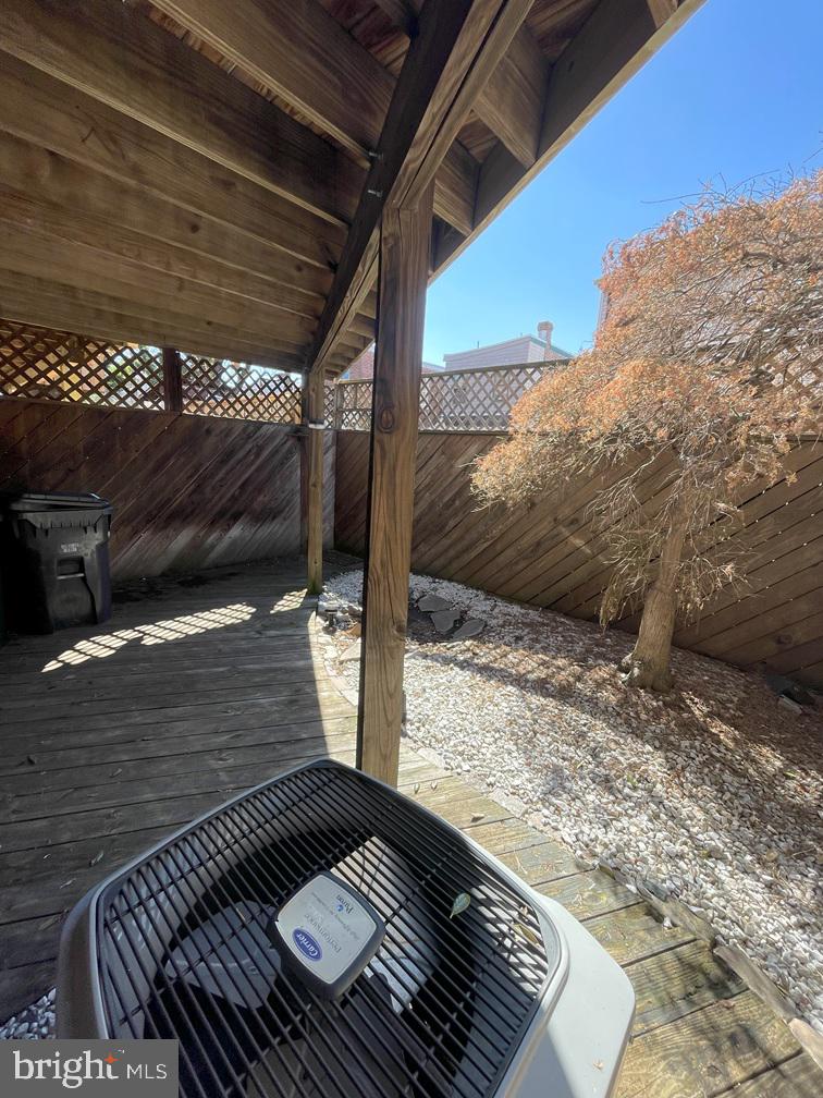 PENN SQUARE - Residential Lease