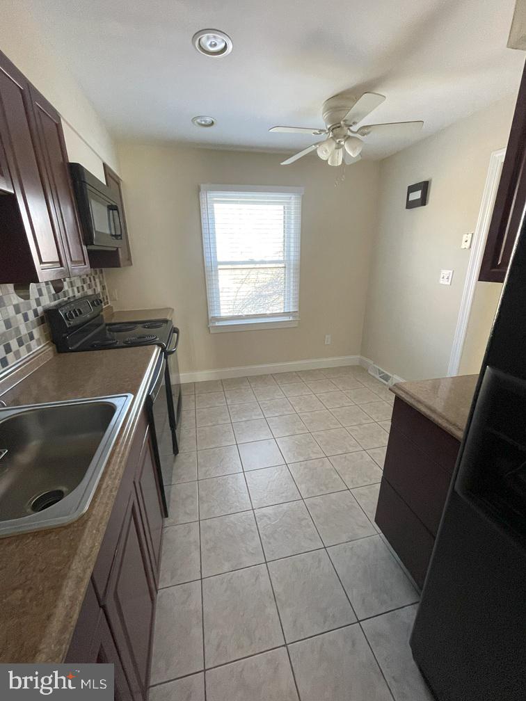 PENN SQUARE - Residential Lease