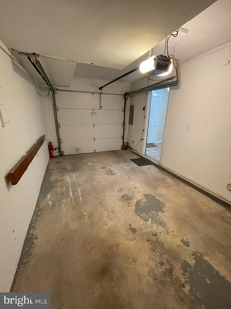 PENN SQUARE - Residential Lease